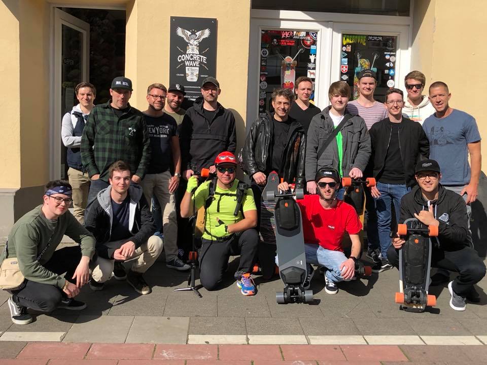 Boosted Board Group Ride Cologne Before